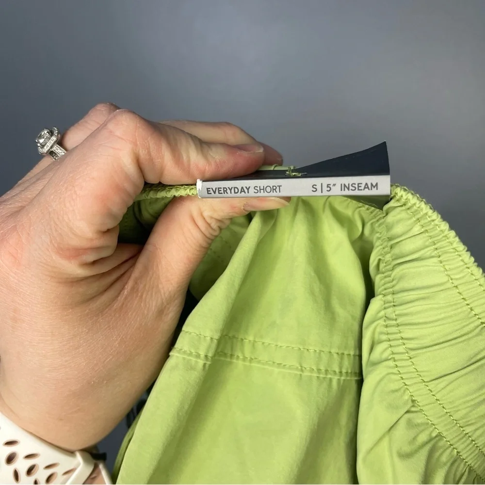 VRST Men's Green Seedling Everyday Shorts Size Small